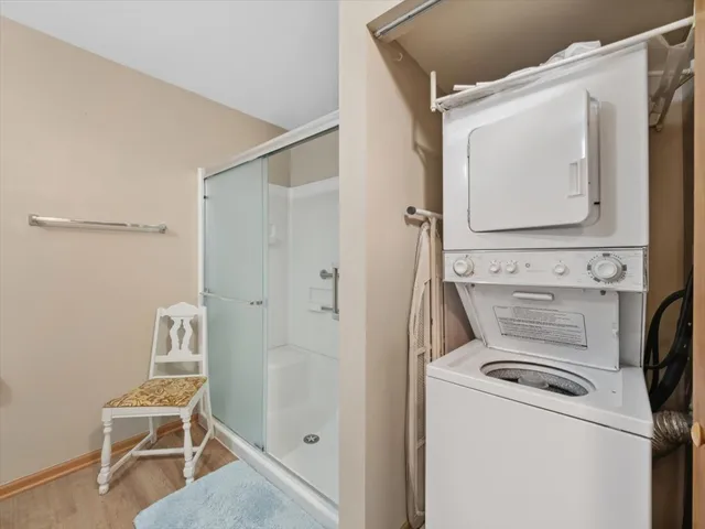 $82,500 | 605 Barrington Avenue, Unit 350, East Dundee, IL 60118