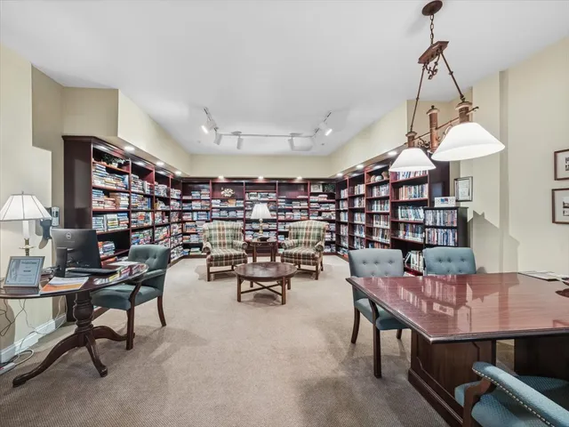 $82,500 | 605 Barrington Avenue, Unit 350, East Dundee, IL 60118