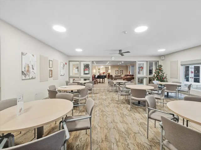 $82,500 | 605 Barrington Avenue, Unit 350, East Dundee, IL 60118