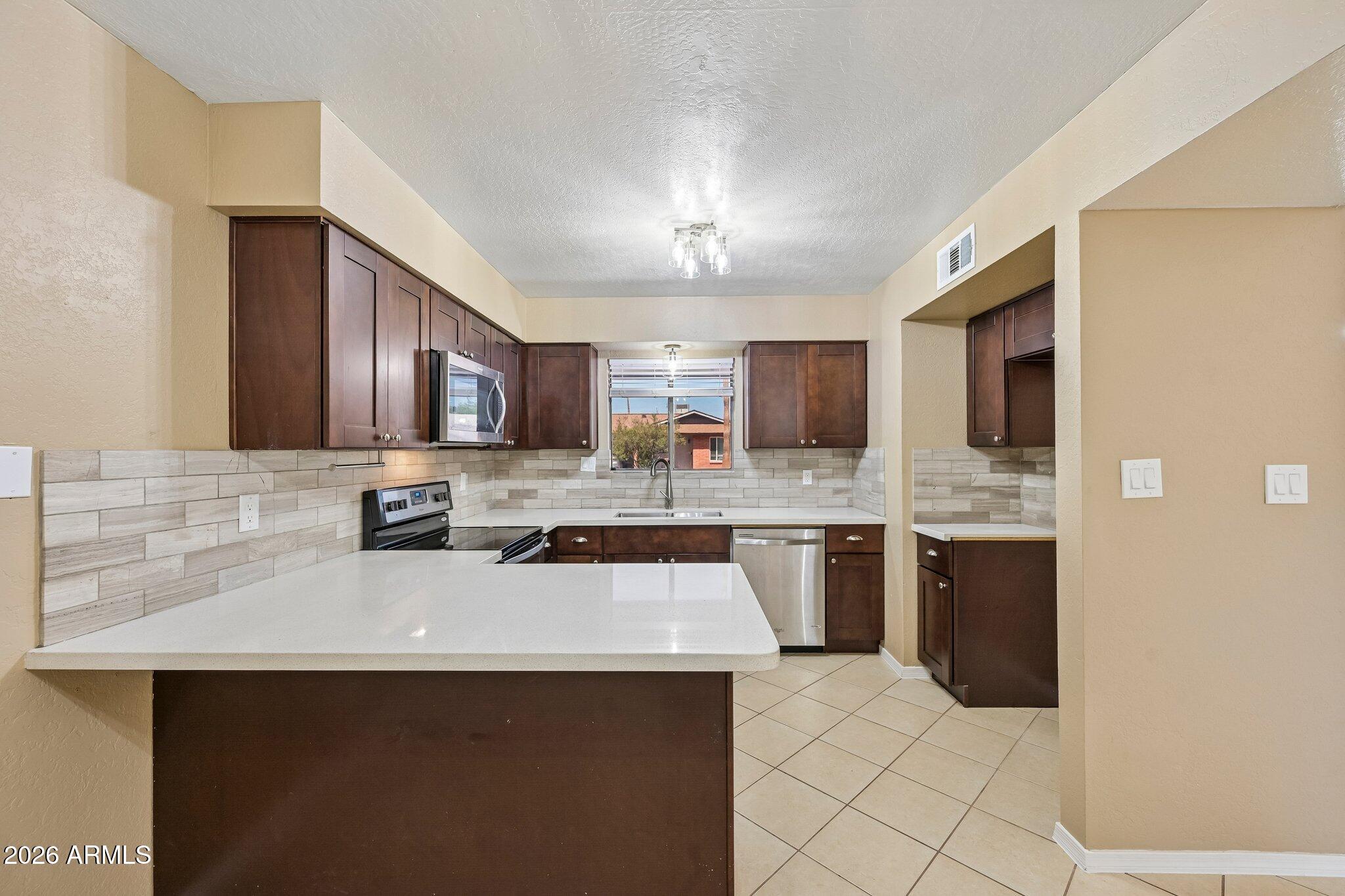 113 North Ridge Circle Mesa, AZ 85203 - Photo 12 of 35