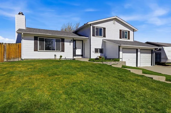 $349,900 | 2834 Cherokee Lane, Casper, WY 82604