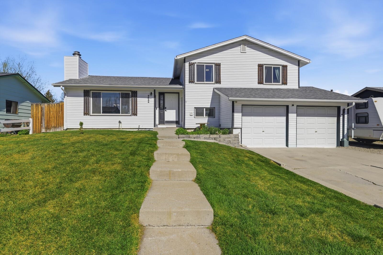 2834 Cherokee Lane Casper, WY 82604 - Photo 2 of 26