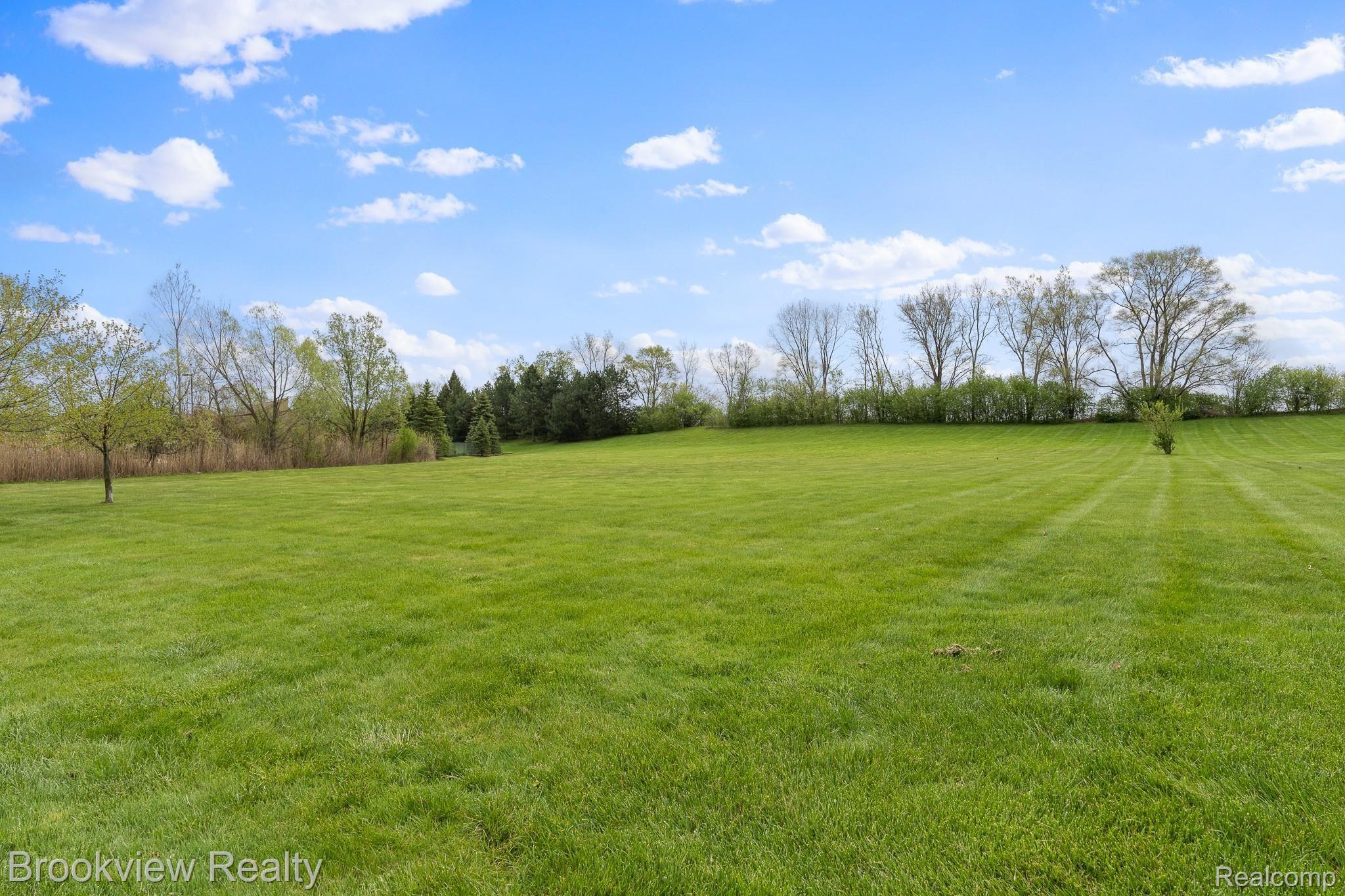 2255 Crystal Drive Rochester, MI 48309 - Photo 27 of 29 2255 Crystal MLS-W043.jpg
