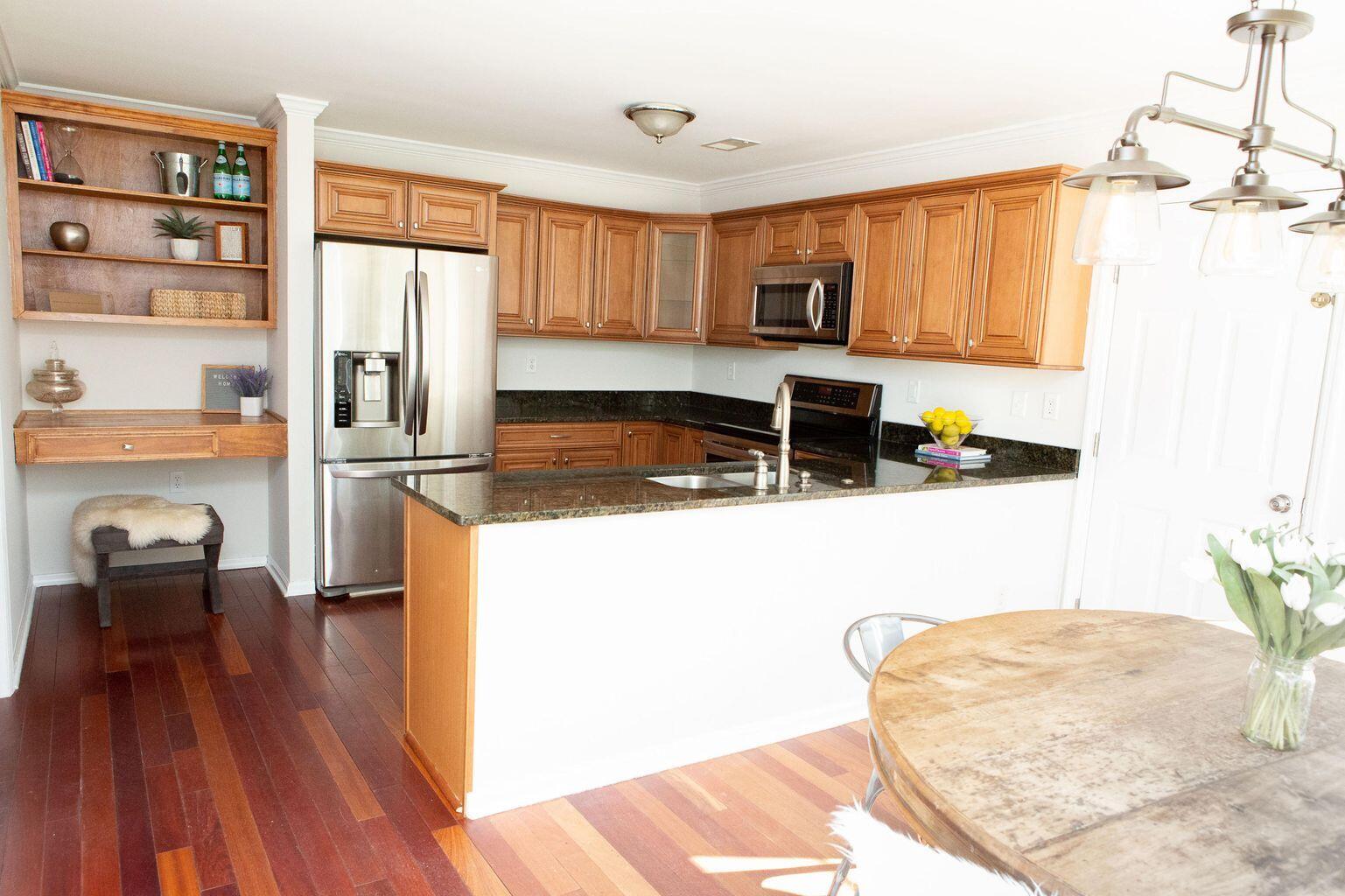 758 Lookout Point Mount Pleasant, SC 29464 - Photo 12 of 19 Eat In Kitchen