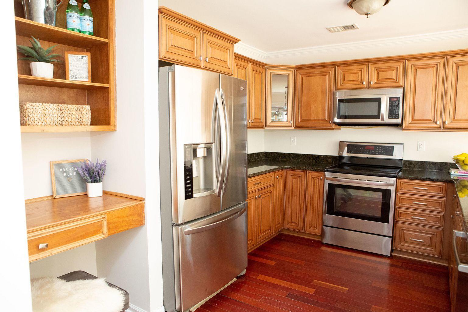 758 Lookout Point Mount Pleasant, SC 29464 - Photo 10 of 19 Large Kitchen