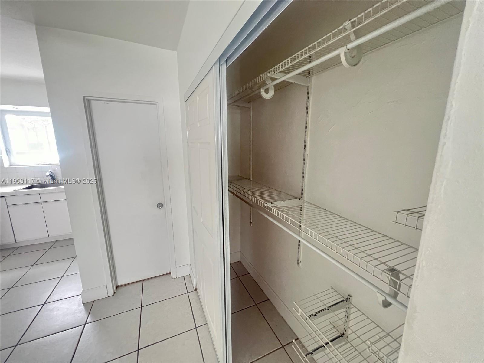 158 Ocean Drive, Unit 406 Miami Beach, FL 33139 - Photo 6 of 9 a bathroom with a bathtub