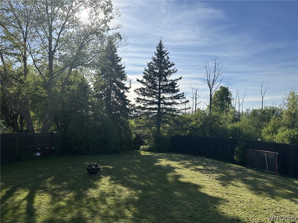 2348 Berg Road West Seneca, NY 14218 - Photo 4 of 34