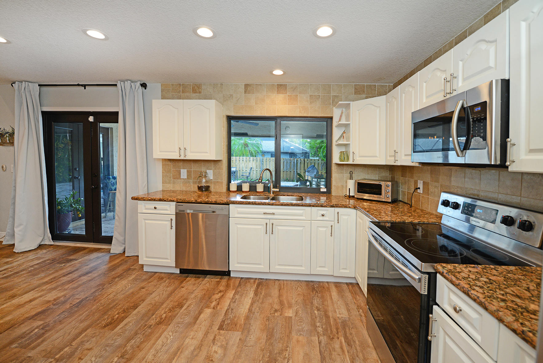 10133 182nd Lane South Boca Raton, FL 33498 - Photo 10 of 21 DSC_2904A