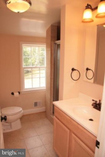 18165 Sands Road Purcellville, VA 20132 - Photo 15 of 21 Bath #2