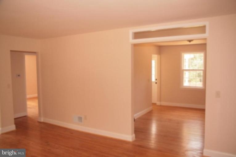 18165 Sands Road Purcellville, VA 20132 - Photo 17 of 21 Dining Room #2