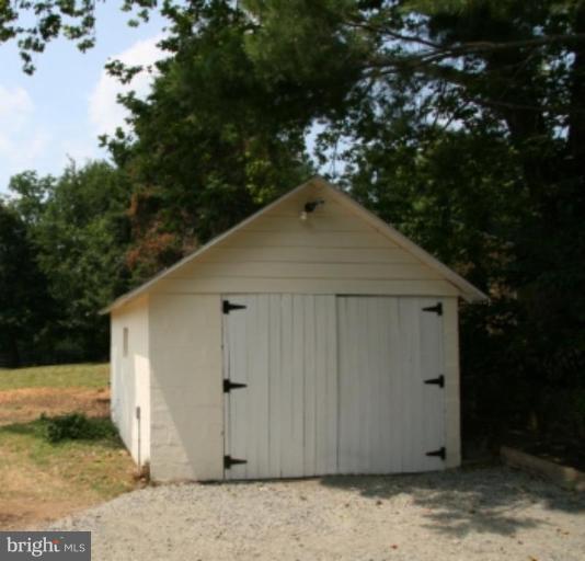 18165 Sands Road Purcellville, VA 20132 - Photo 18 of 21 Shed