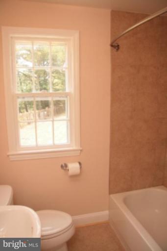 18165 Sands Road Purcellville, VA 20132 - Photo 8 of 21 Master Bath
