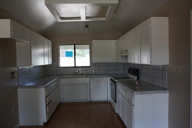 18247 Ridgedale Drive Madera, CA 93638 - Photo 3 of 10 Gallery Image 3