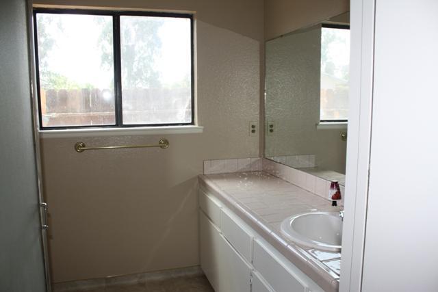 18247 Ridgedale Drive Madera, CA 93638 - Photo 6 of 10 Gallery Image 6