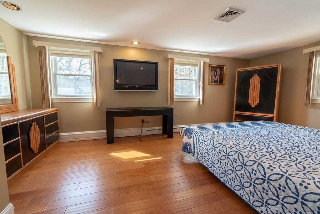 762 Shootflying Hill Road Barnstable, MA 02632 - Photo 18 of 32 Gallery Image 18