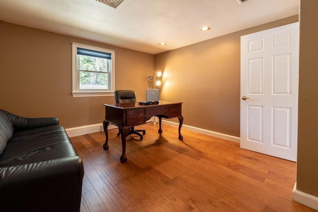 762 Shootflying Hill Road Barnstable, MA 02632 - Photo 19 of 32 Gallery Image 19
