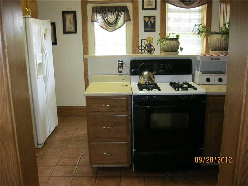 500 Ridge Avenue Canonsburg, PA 15317 - Photo 8 of 15 Kitchen.