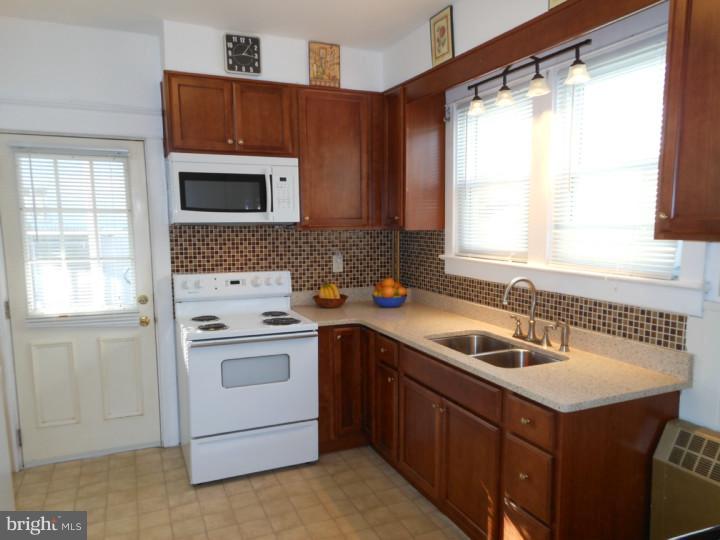 350 Carroll Street Riverside, NJ 08075 - Photo 4 of 12 Kitchen
