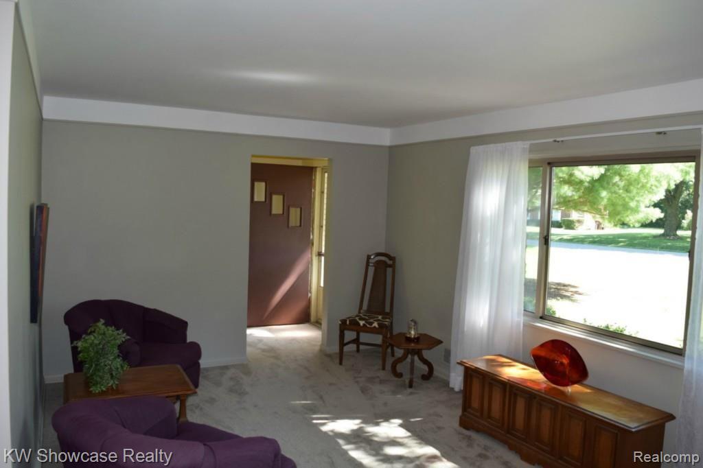 1723 Pedersen Road Walled Lake, MI 48390 - Photo 6 of 17 DSC_0020.jpg