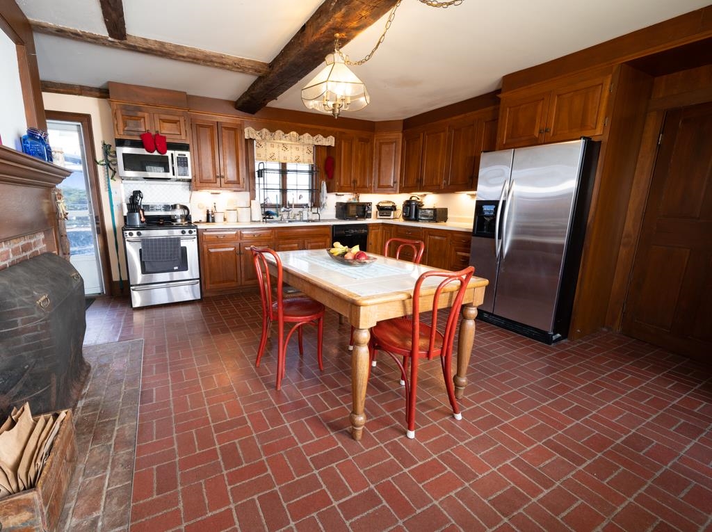 103 Highway 119 Fitzwilliam, NH 03447 - Photo 5 of 33