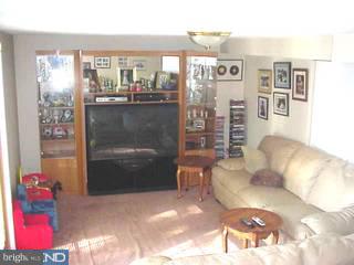 1152 Bloomdale Road Philadelphia, PA 19115 - Photo 5 of 6