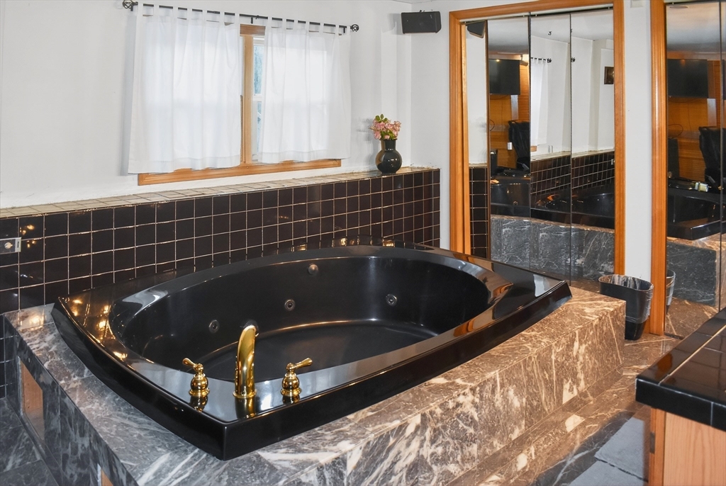 59 Hamilton Avenue Dedham, MA 02026 - Photo 11 of 12