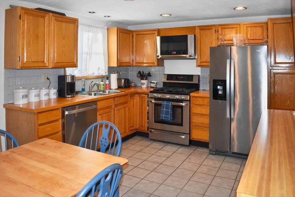 59 Hamilton Avenue Dedham, MA 02026 - Photo 5 of 12