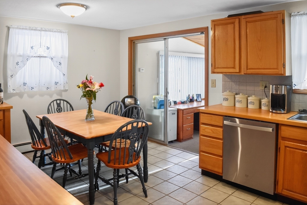 59 Hamilton Avenue Dedham, MA 02026 - Photo 6 of 12