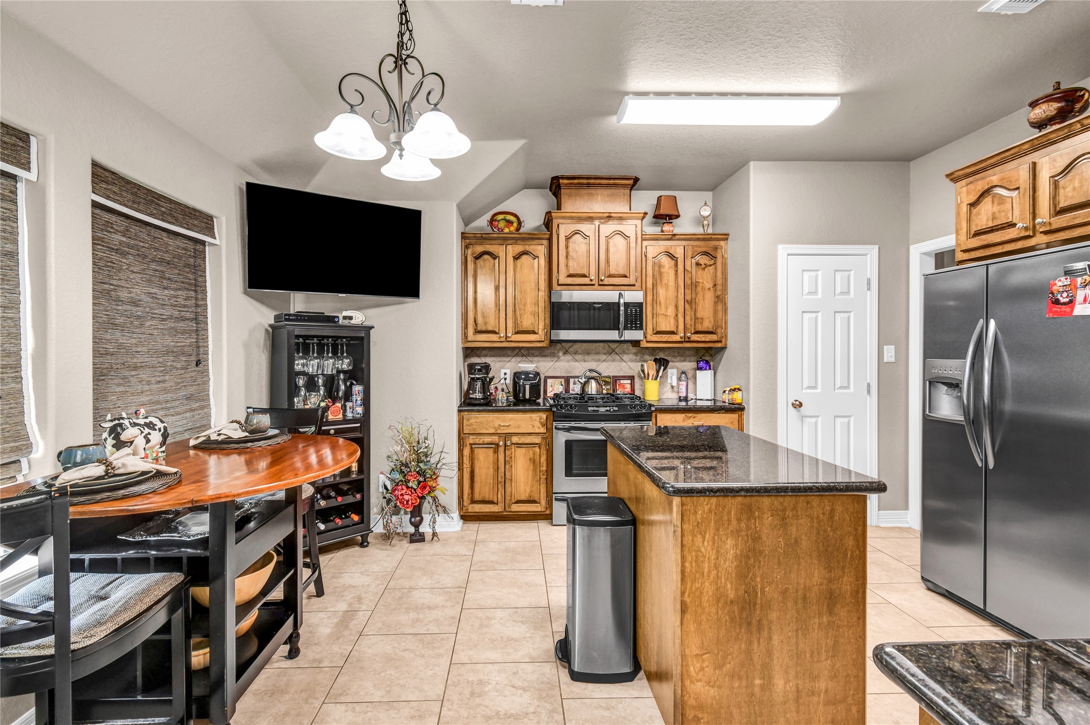 210 Madison Clute, TX 77531 - Photo 13 of 24 Gallery Image 13
