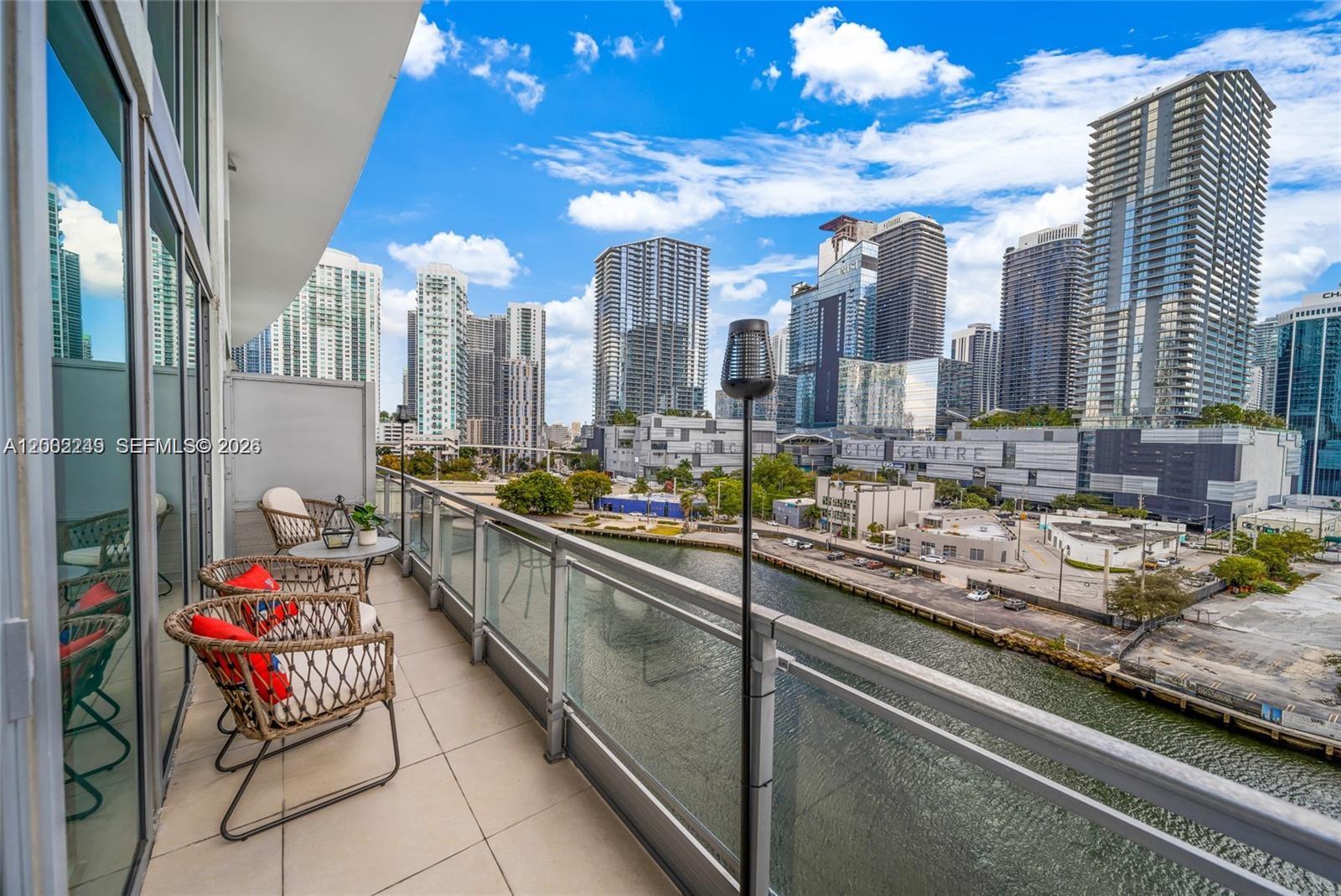 92 Southwest 3rd Street, Unit 902 Miami, FL 33130 - Photo 2 of 31