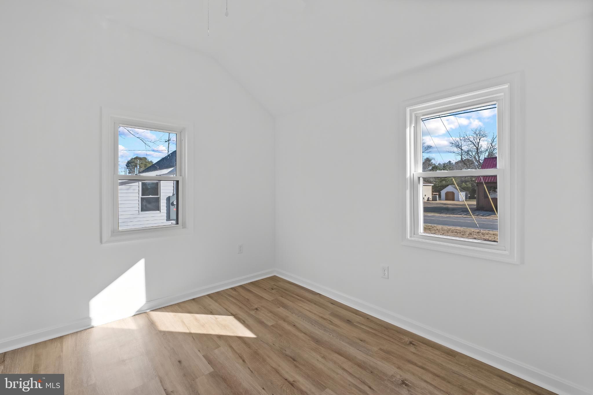 28272 Riverside Drive Salisbury, MD 21801 - Photo 12 of 33 Bright and airy room with natural light.
