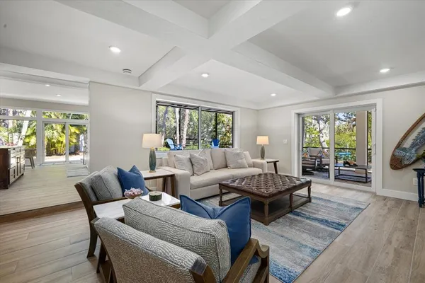 $3,999,000 | 5045 Oxford Drive, Sarasota, FL 34242