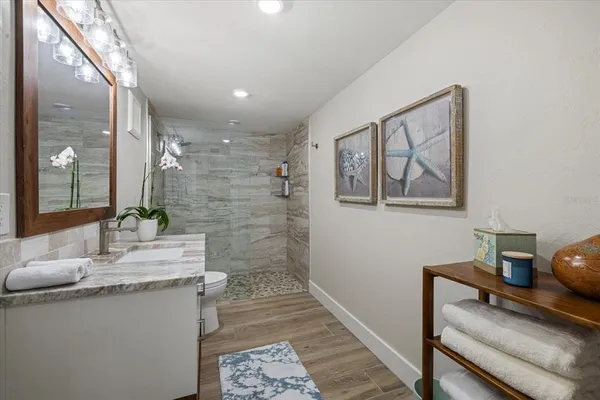$3,999,000 | 5045 Oxford Drive, Sarasota, FL 34242