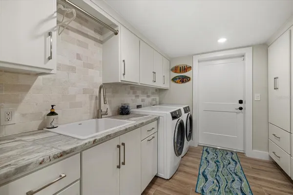 $3,999,000 | 5045 Oxford Drive, Sarasota, FL 34242