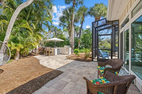 $3,999,000 | 5045 Oxford Drive, Sarasota, FL 34242