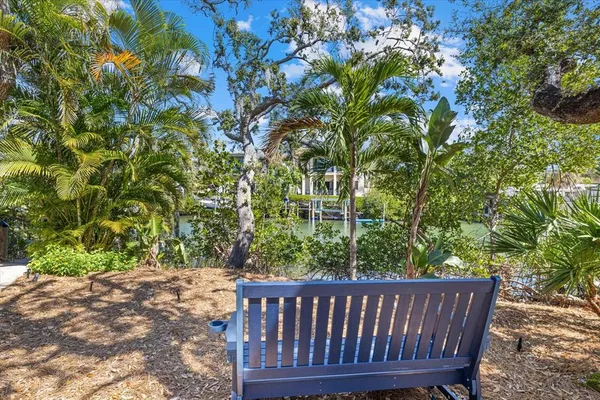 $3,999,000 | 5045 Oxford Drive, Sarasota, FL 34242