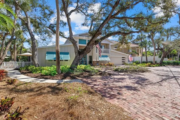 $3,999,000 | 5045 Oxford Drive, Sarasota, FL 34242