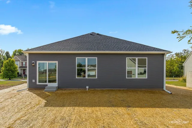 $349,900 | 621 Stearn Drive, Genoa, IL 60135