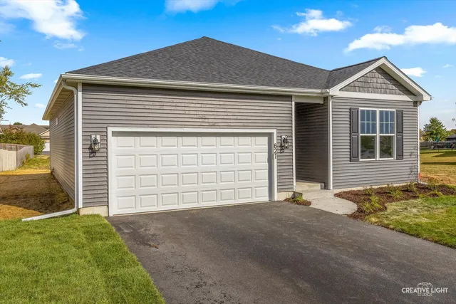$349,900 | 621 Stearn Drive, Genoa, IL 60135
