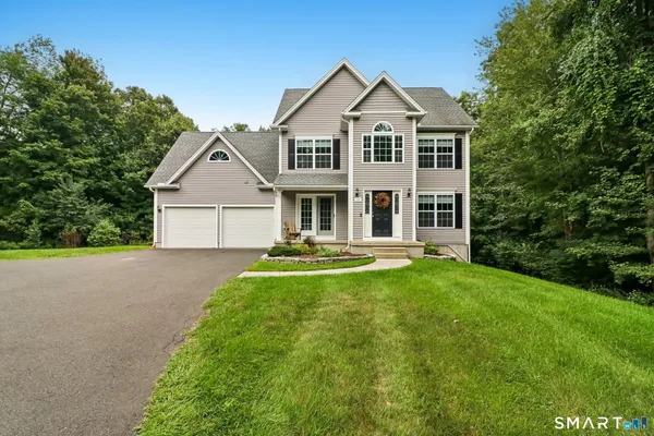 $679,900 | 20 Center Street, Windsor, CT 06095