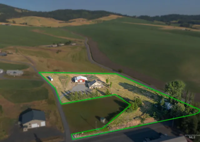 $950,000 | 1005 Viola Lane, Viola, ID 83872
