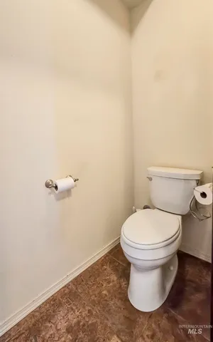 $950,000 | 1005 Viola Lane, Viola, ID 83872