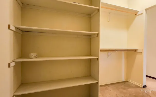 $950,000 | 1005 Viola Lane, Viola, ID 83872