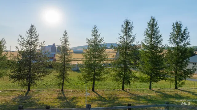 $950,000 | 1005 Viola Lane, Viola, ID 83872