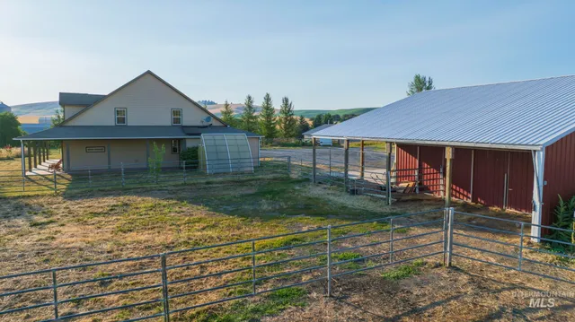 $950,000 | 1005 Viola Lane, Viola, ID 83872