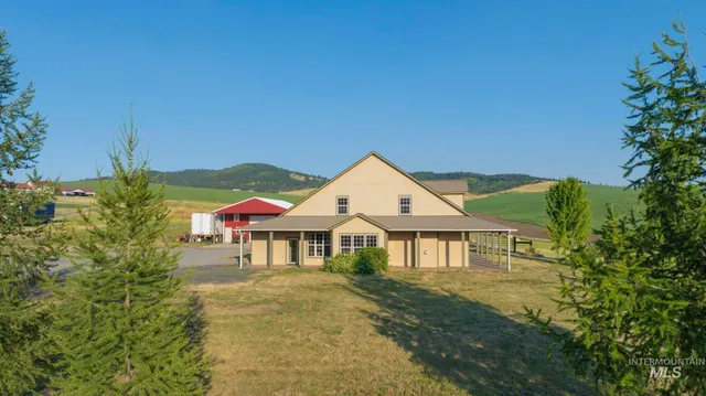 $950,000 | 1005 Viola Lane, Viola, ID 83872