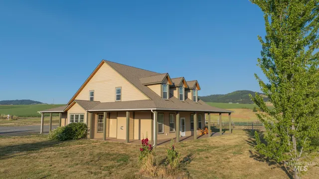 $950,000 | 1005 Viola Lane, Viola, ID 83872