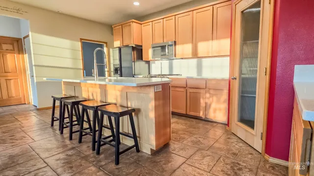 $950,000 | 1005 Viola Lane, Viola, ID 83872