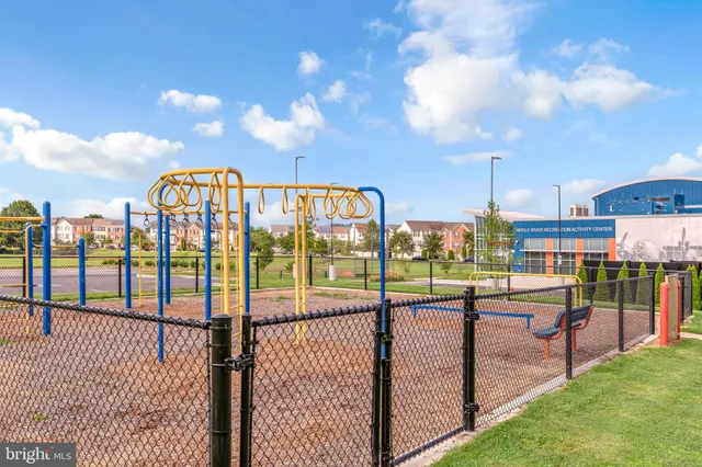 a picture of a wall with a white wall and a white wall