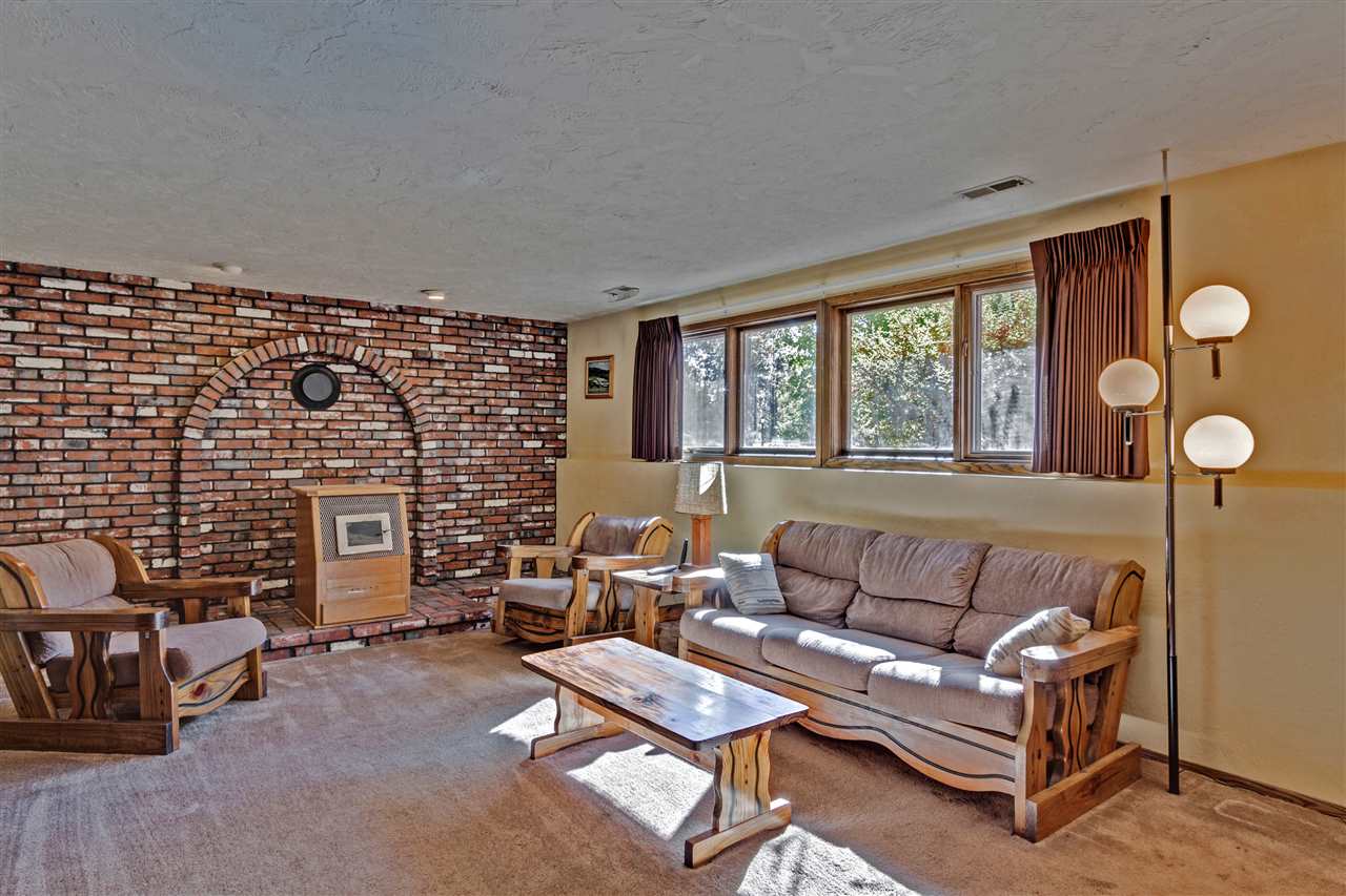 4511 East Lane Park Road Mead, WA 99021 - Photo 14 of 20